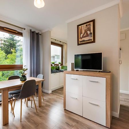 Prestige Verdant Apartment Варшава Экстерьер фото
