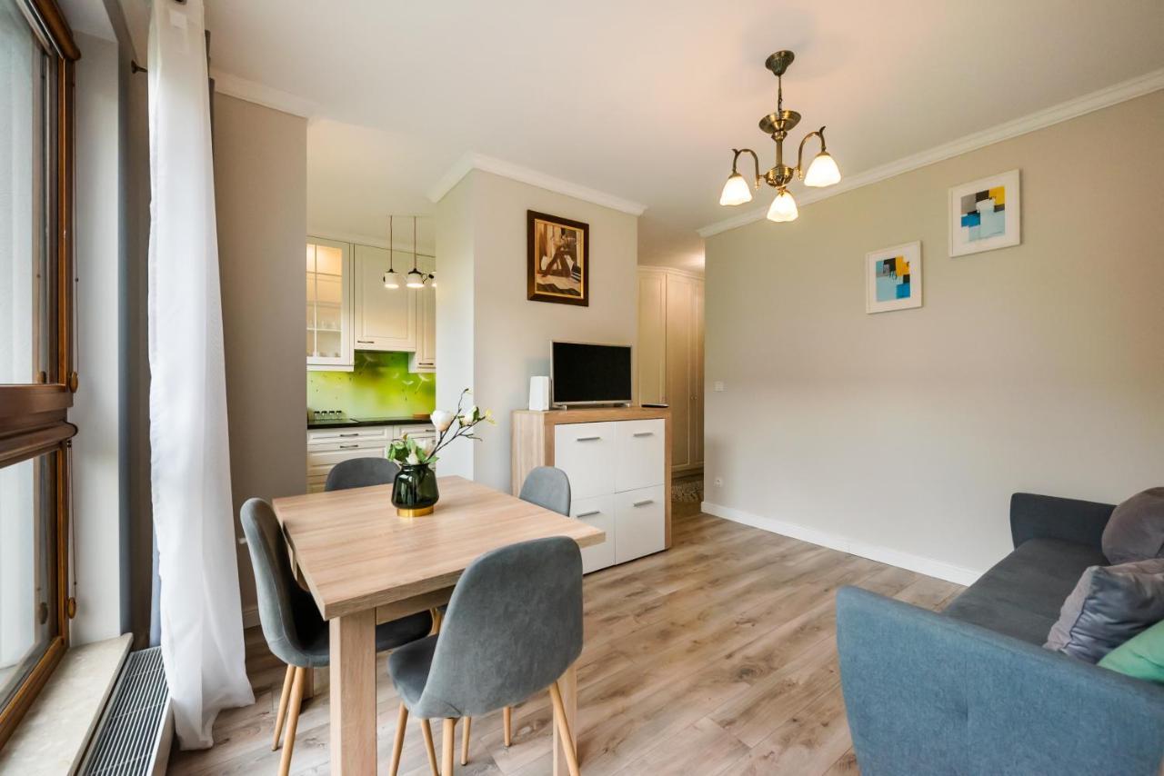 Prestige Verdant Apartment Варшава Экстерьер фото