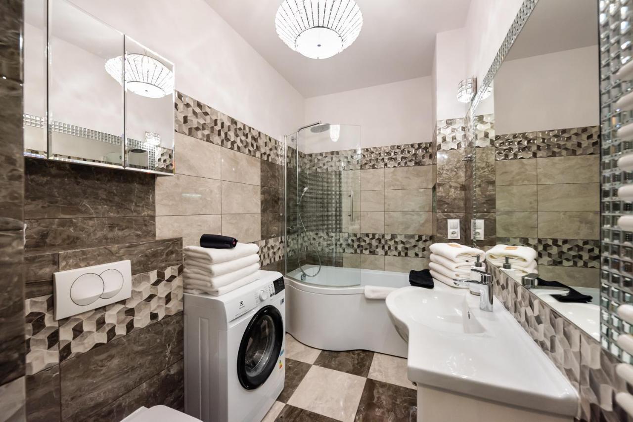 Prestige Verdant Apartment Варшава Экстерьер фото