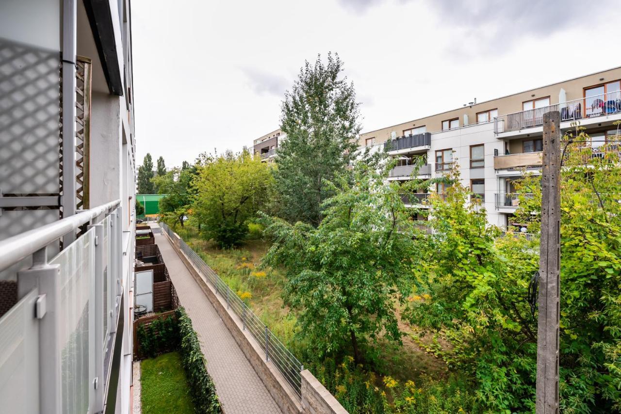 Prestige Verdant Apartment Варшава Экстерьер фото